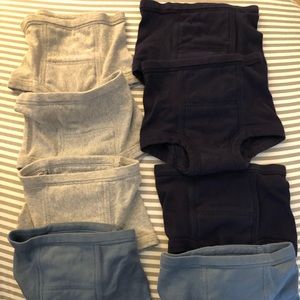 8 pairs of hanna trainers.